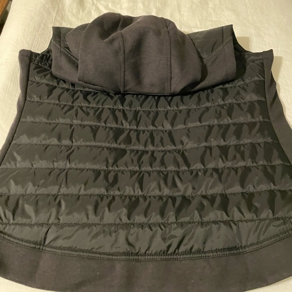 Flag nor Fail Black Medium lightweight tek vest with hood - Picture 9 of 14